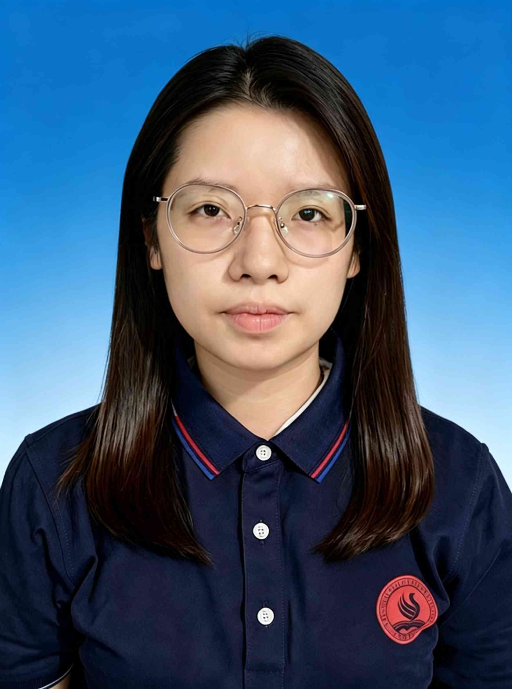 张艺平  语文教师